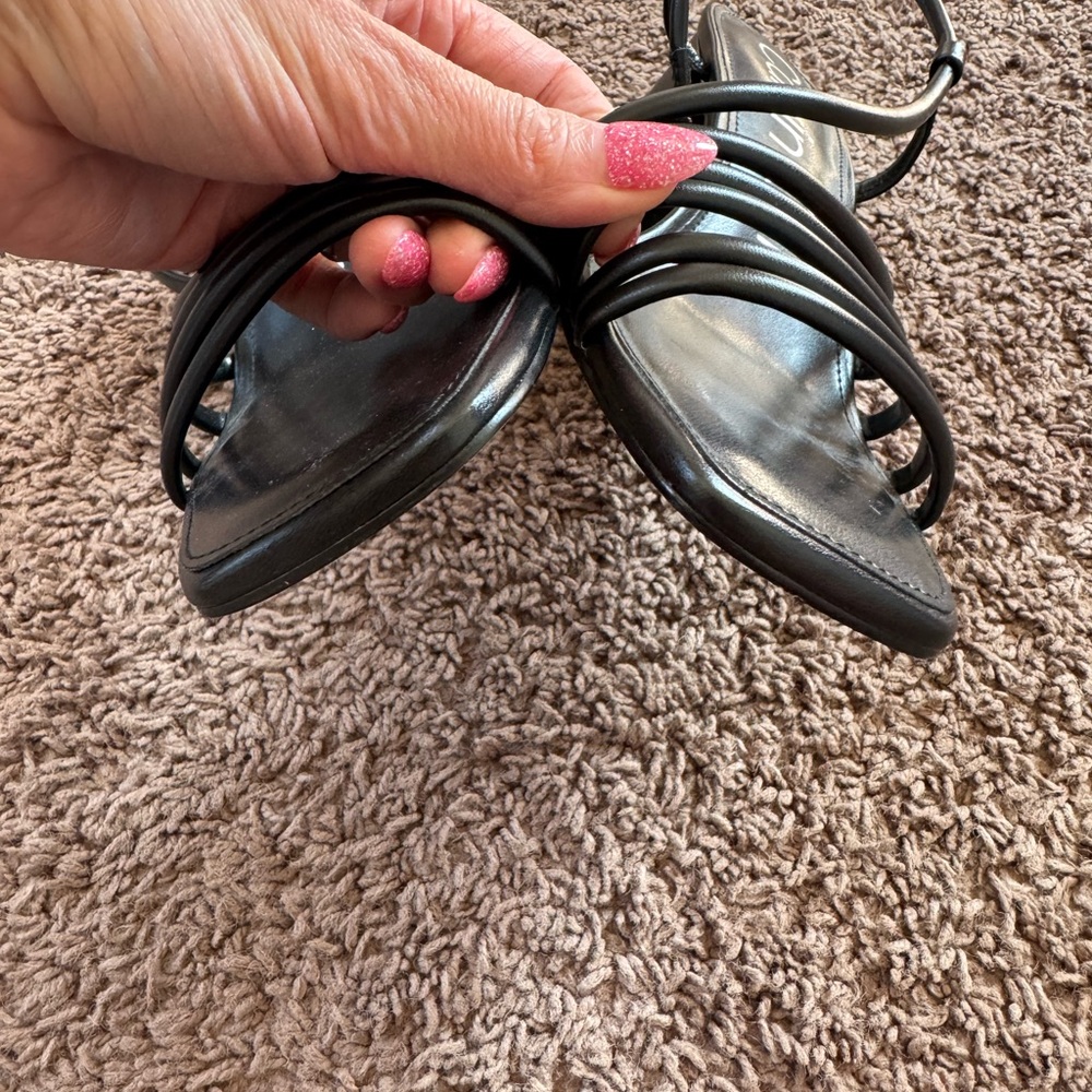 Calvin Klein Holand Black Chunky Heel Sandals Faux Leather Strappy 11 NEW $79 - Picture 4 of 9